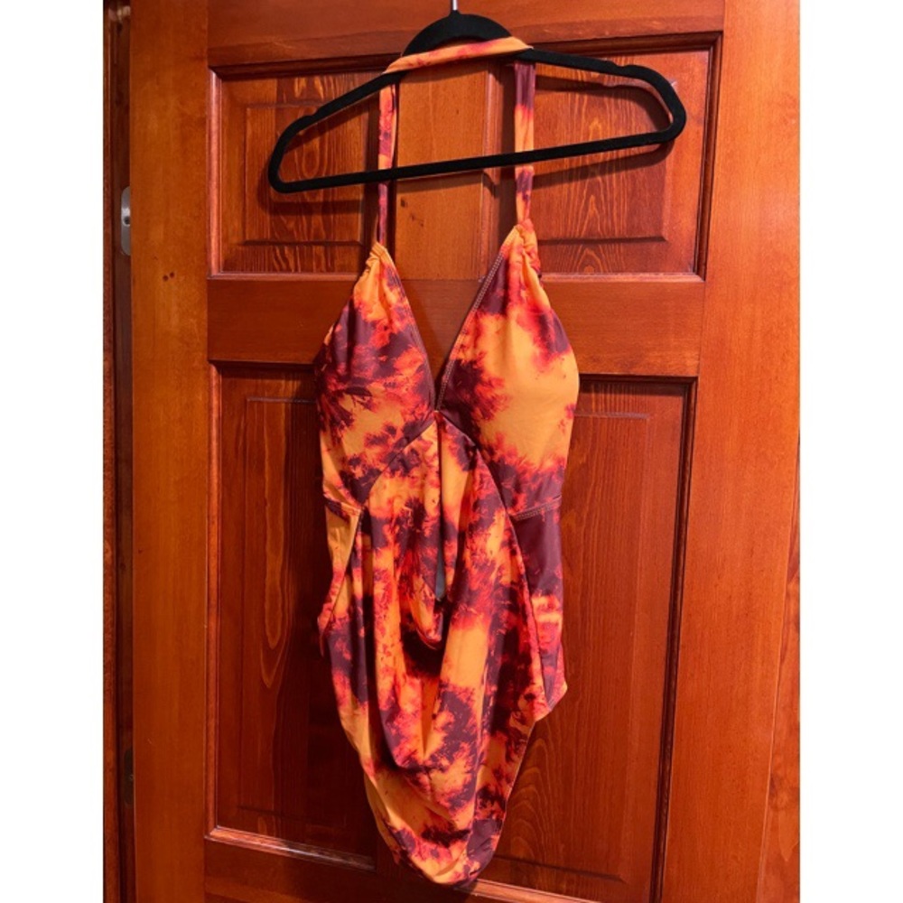 ONCEGALA Women's Plus Tie Dye Knot Front Halter One Piece Swimsuit size 1x